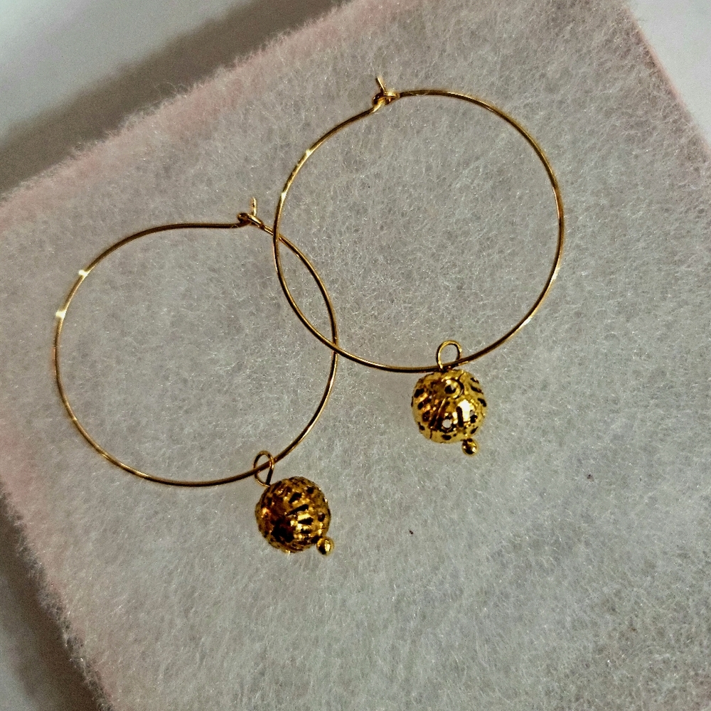 BUTTERGOLD 25MMHOOP EARRINGS WITH REMOVEABLE  GOLD LACE DISCO BALLS FOR 2 LOOKS